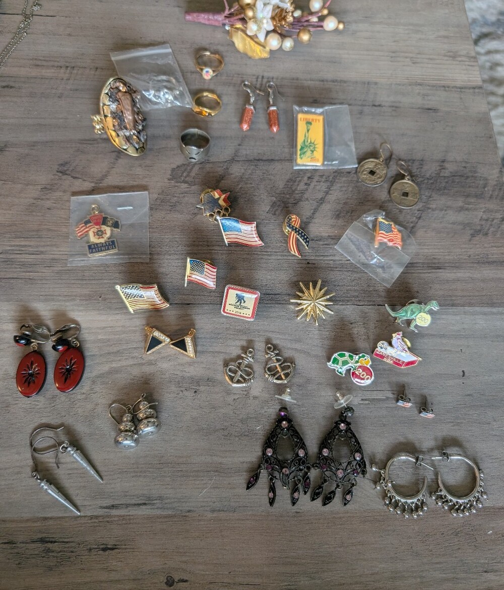 Vintage Pins And Jewelry Bundle